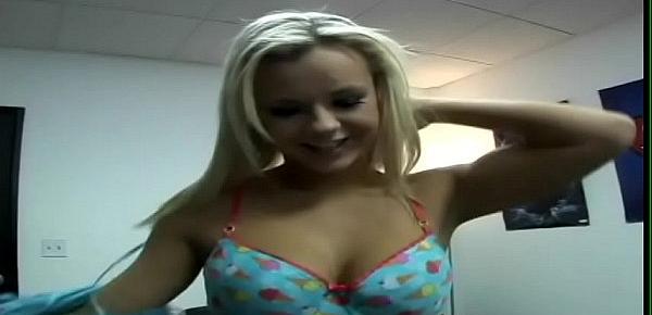  Young blonde girl of a certain determination and f. Bree Olson came to the special agency to try herself in the adult business
